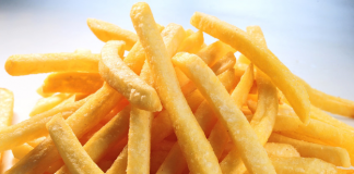 Cách làm khoai tây chiên vàng ruộm, giòn tan